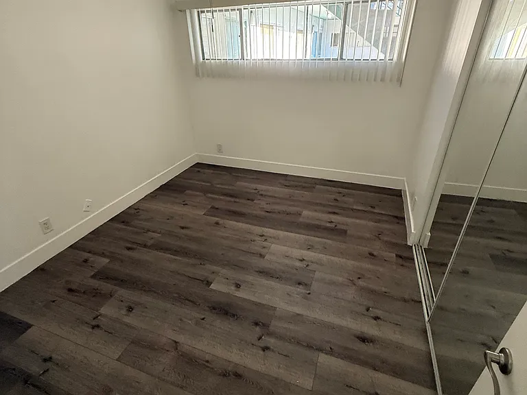 6922 Hazeltine Ave #4 — Photo 8