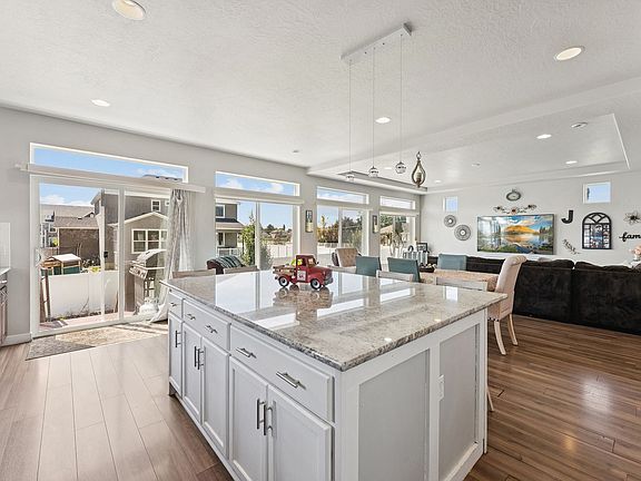 2nd image of 979 Cold Creek Way