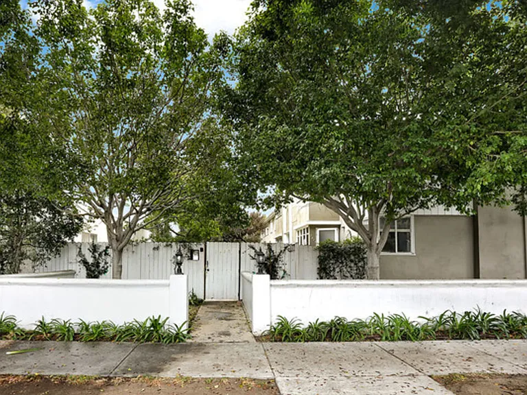 2427 Centinela Ave #G — Photo 17
