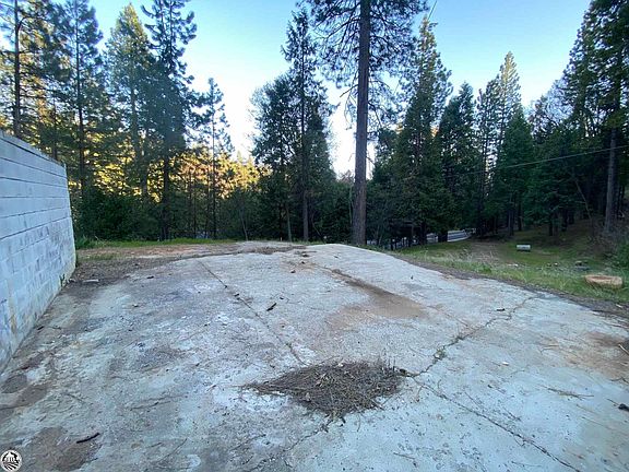 5th image of 22626 N Tuolumne Rd