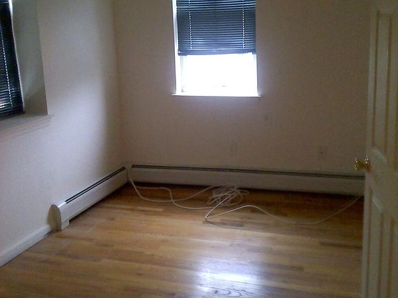 2nd image of 335 Bradley Ave #2R