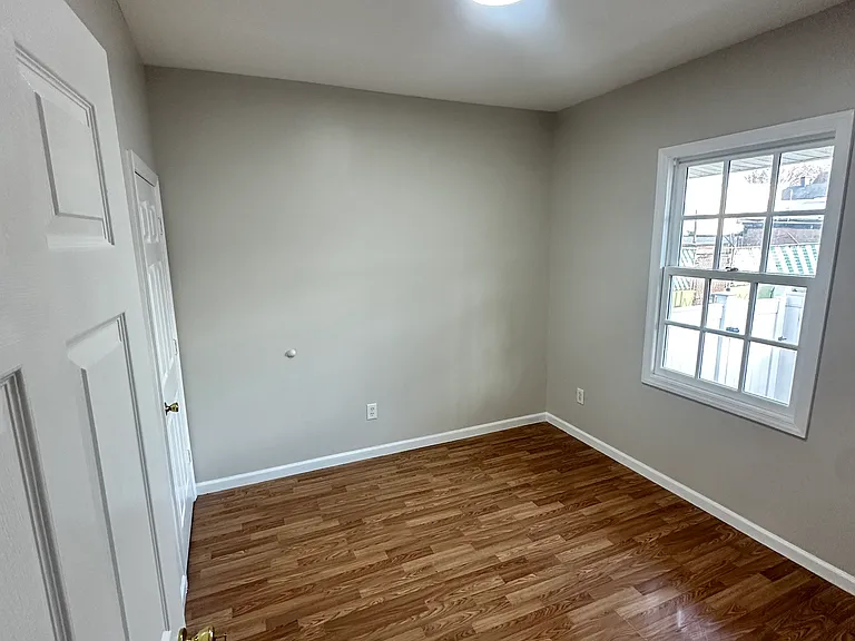 9 Brinsmaid Pl — Photo 3