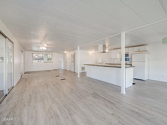 5th image of 5421 Isabelle Ave
