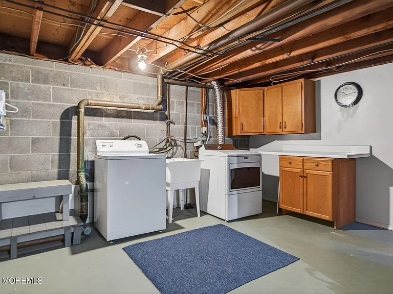29 Demmert Ave — Photo 22