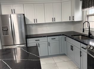 52-54 Campechi St, Springfield, MA 01104