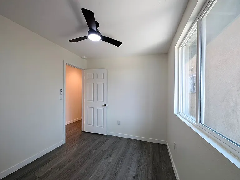 1575 Munson Ave #1/2 — Photo 11