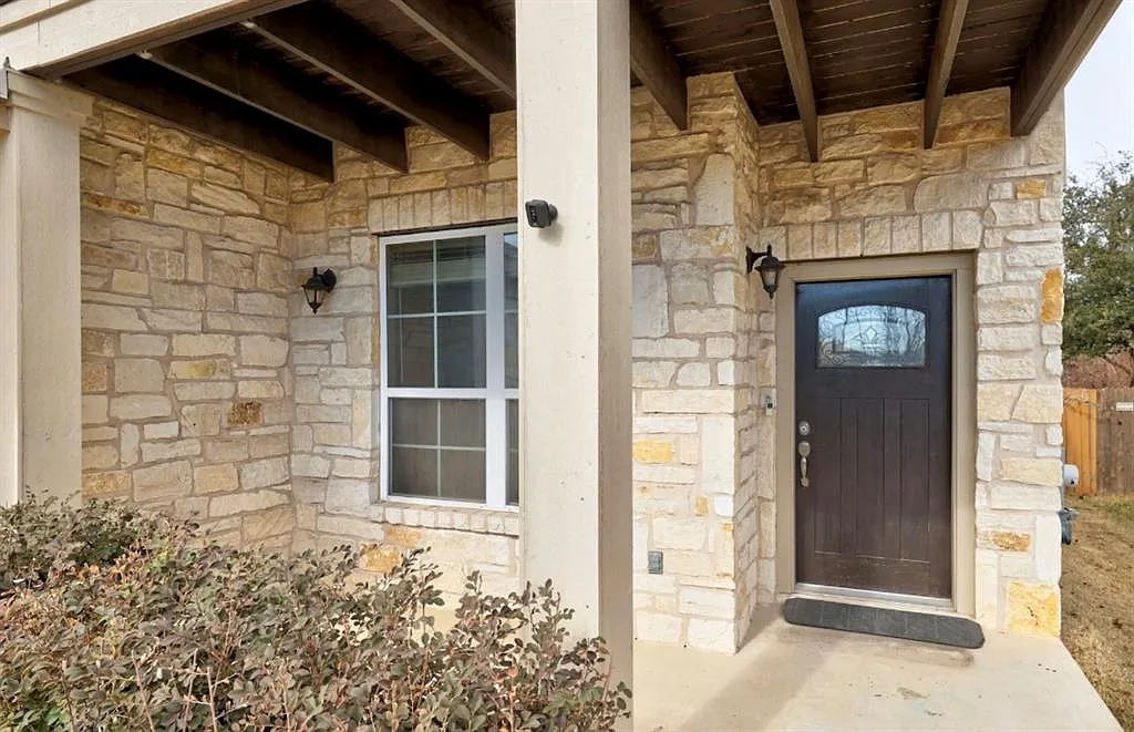 Building Photo - 14212 Canyon Trl