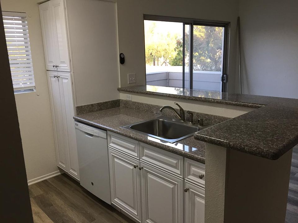 Unit "B", Kitchen