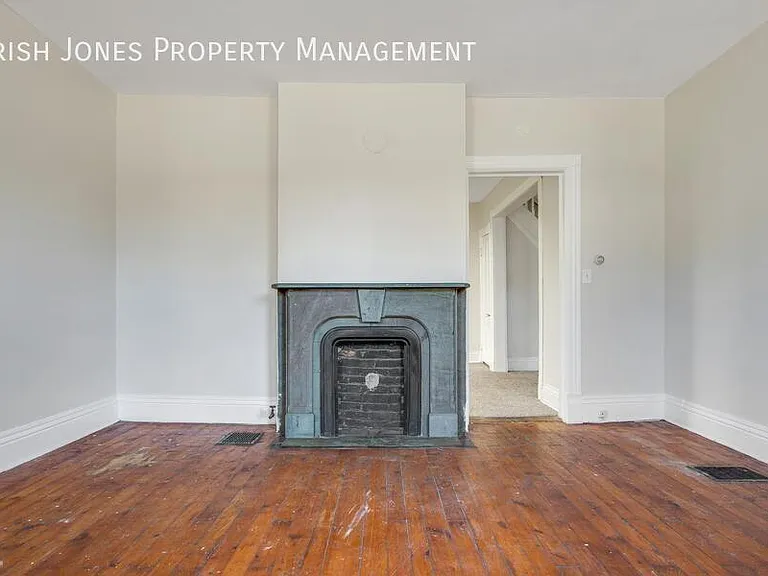 222 W Ferry St — Photo 8