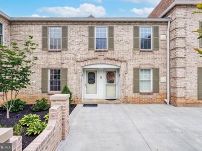 1000 Country Club Rd #8, York, PA, 17403