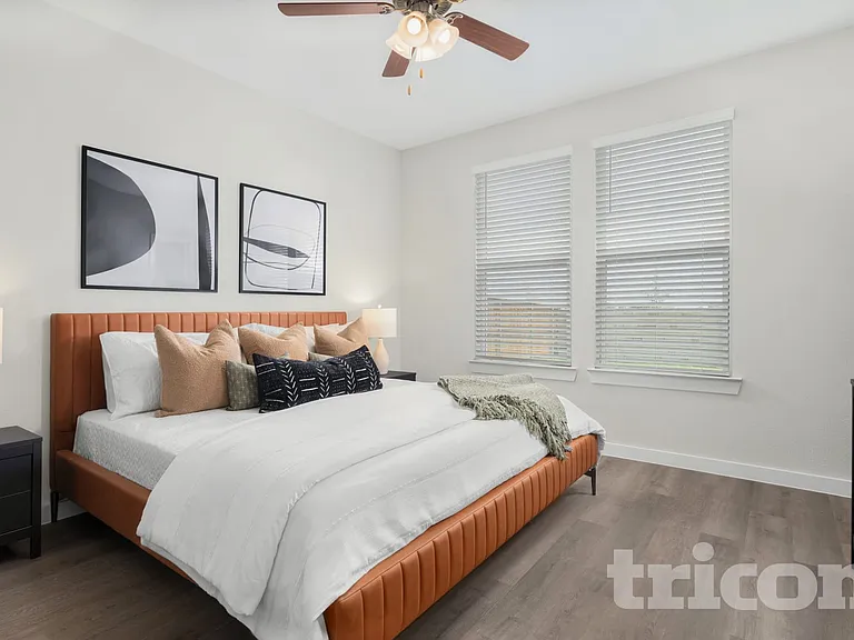 2537 Finch Hollow Dr — Photo 9