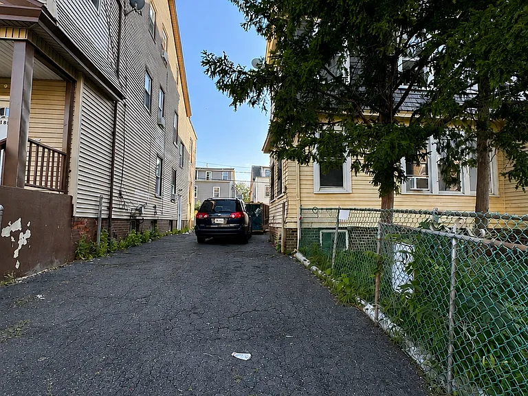 192 Shephard Ave #2 — Photo 19