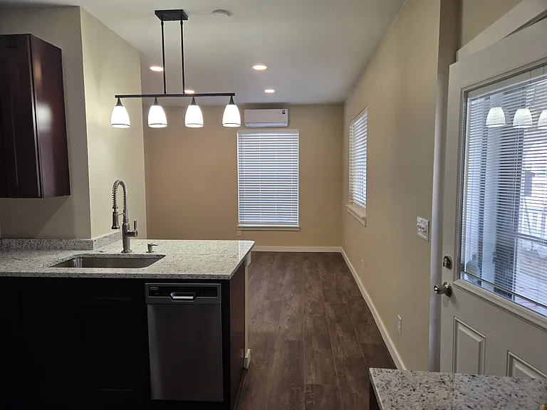 105 Elbow Ct — Photo 9