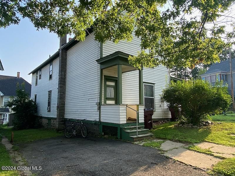 3rd image of 31 Steele Avenue