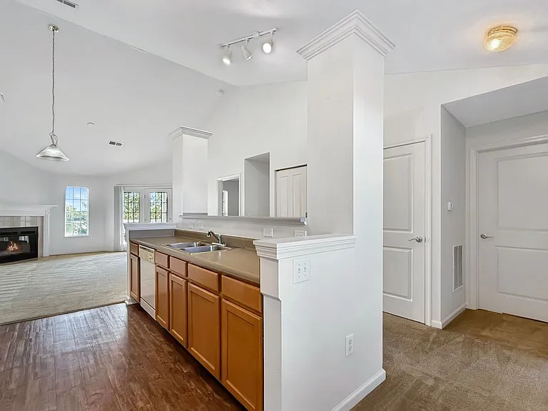 703 Beachfront Dr — Photo 33