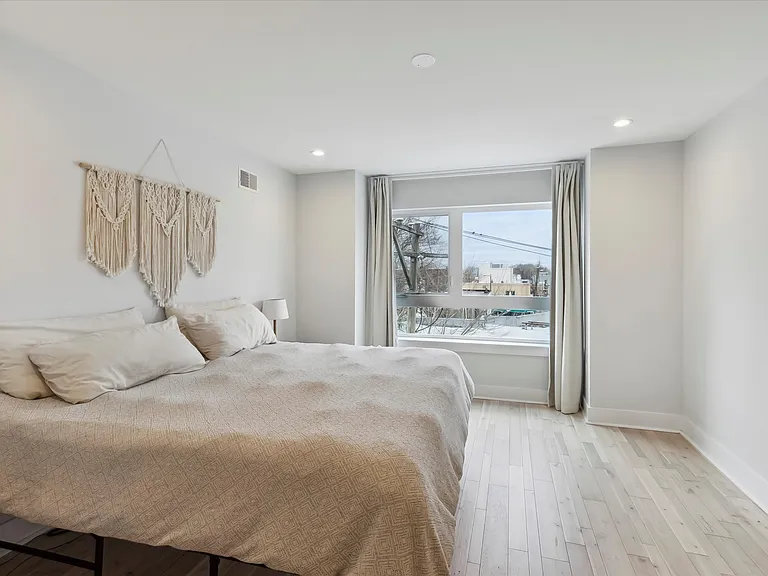 1343 S Lambert St — Photo 15