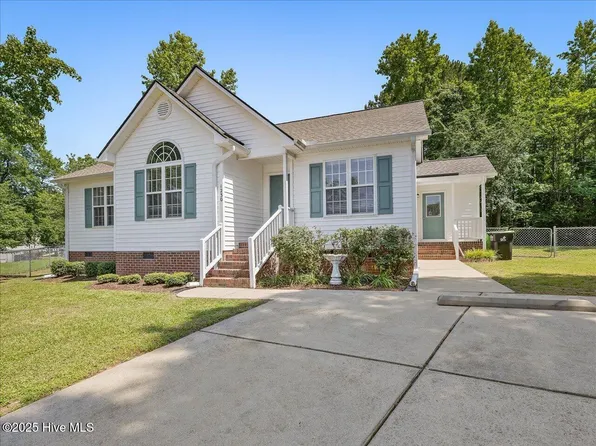 1230 Piney Glen Lane, Zebulon, NC 27597