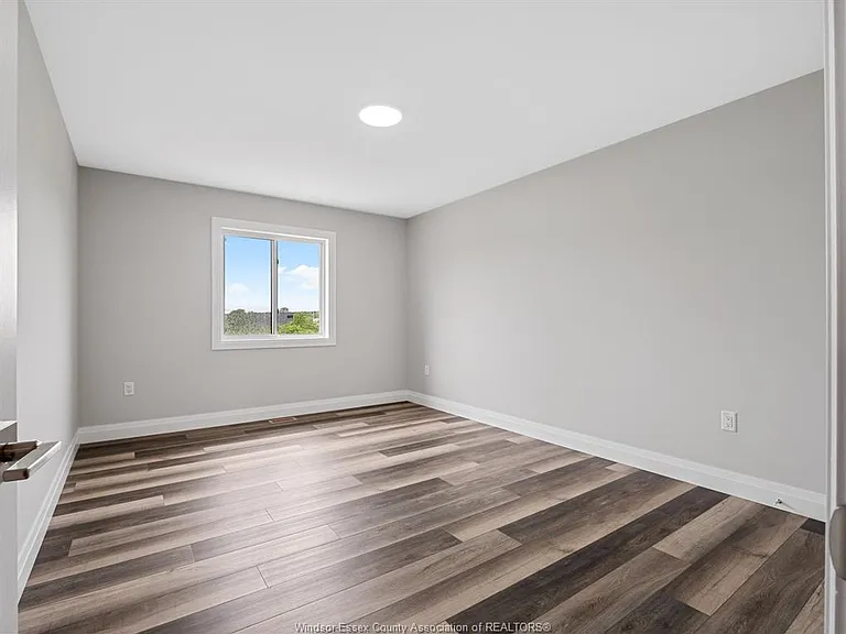 113 Eagle St — Photo 17