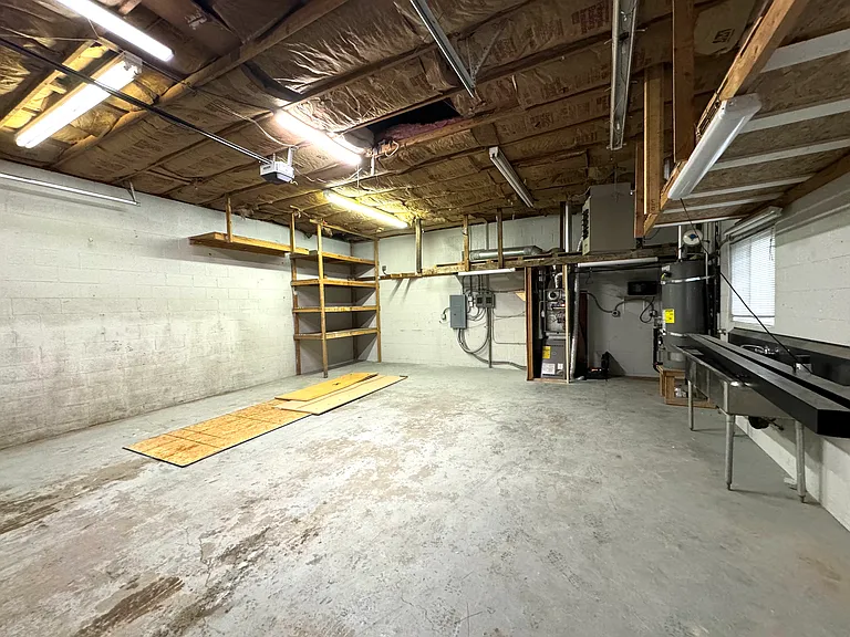 1213 S Windsor St — Photo 34