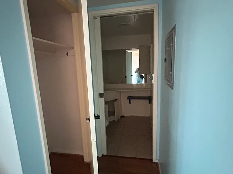 5249 Village Circle Dr — Photo 3