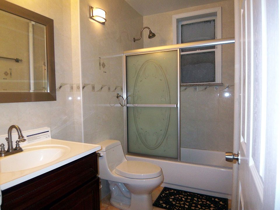 Newly renovated full bath