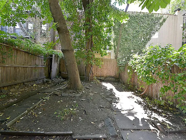 332 W 22nd St #GARDEN — Photo 4