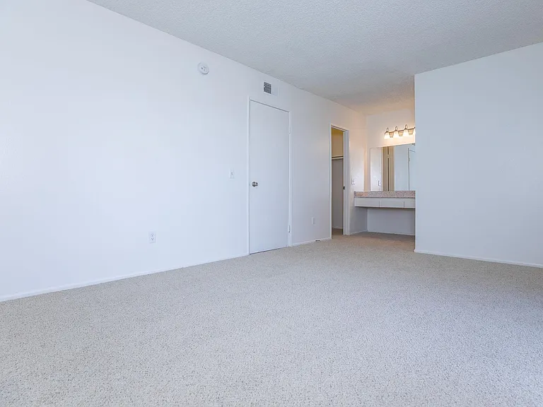 Belinda Apartment Homes — Photo 34