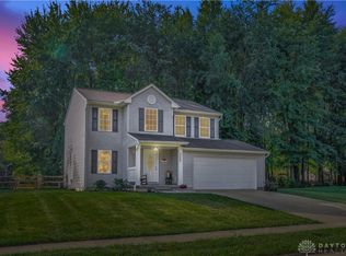 1529 Thornberry Rd, Amelia, OH 45102