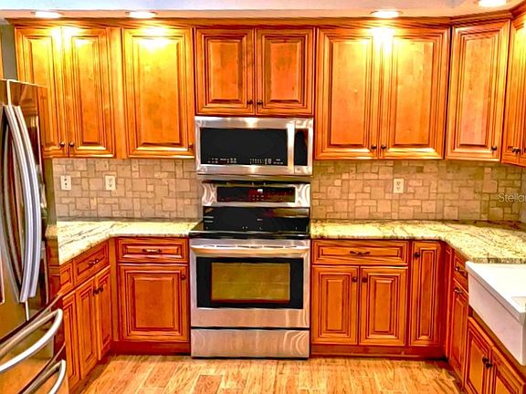 2nd image of 1249 Hurtig Ave