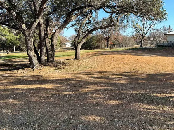 Bunny Lane, Tow, TX 78672