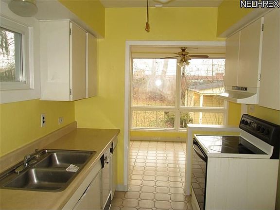 4th image of 68 Dewhurst Ave