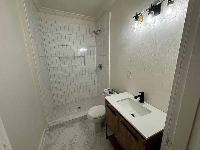 Building Photo - 3405 W 7th St