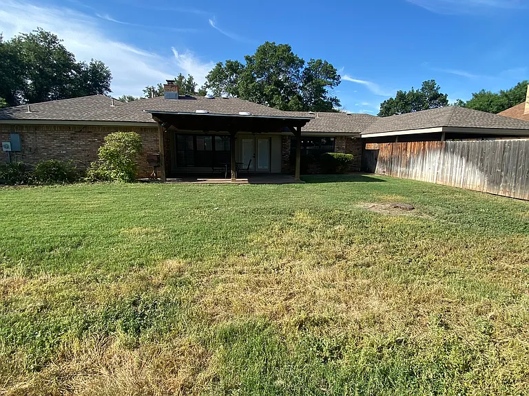 3322 Grandview Dr — Photo 3