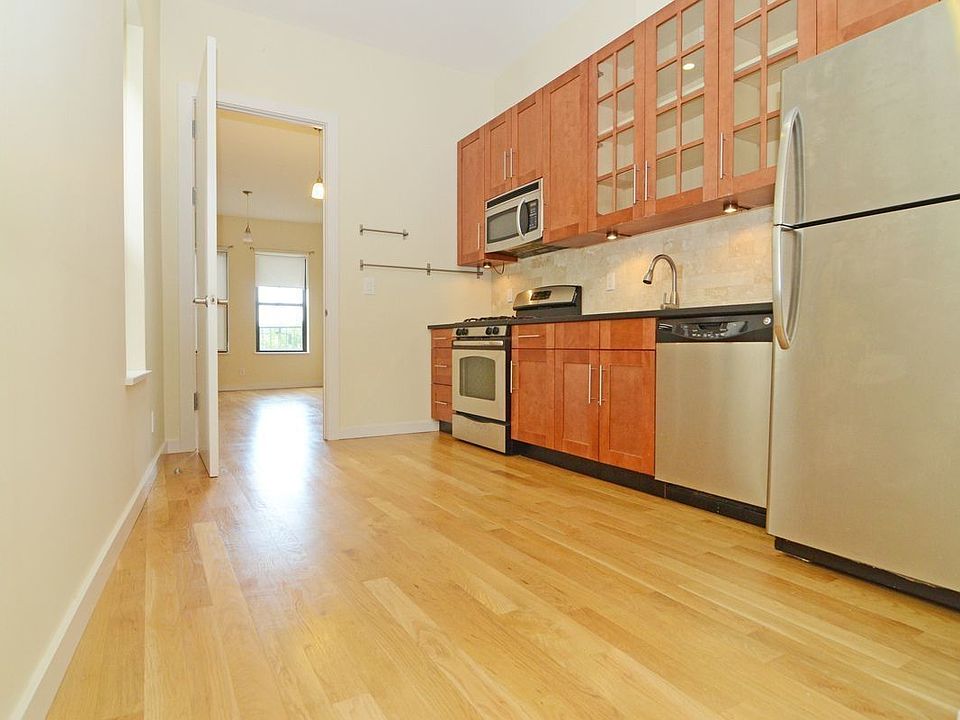 1st image of 479 Prospect Ave #1