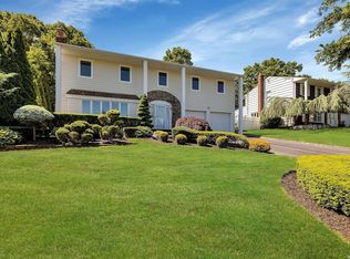 26 Abbot Rd, Smithtown, NY 11787