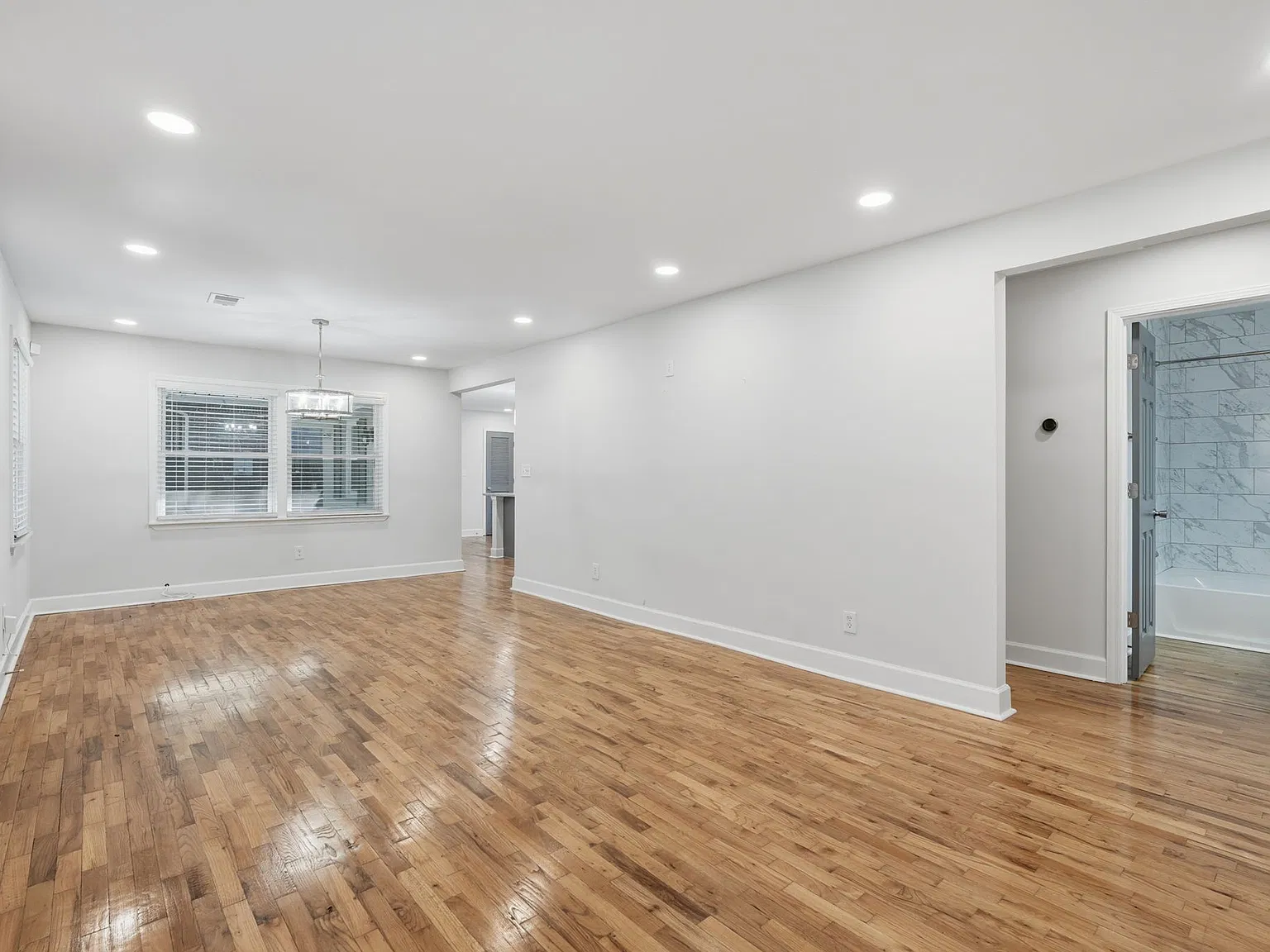 3 bed, 1292 sqft, $1,850 — Photo 3