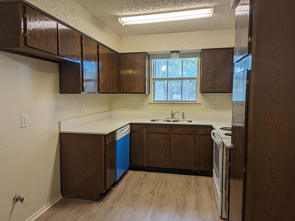 4th image of 2308 Lindblad Ct