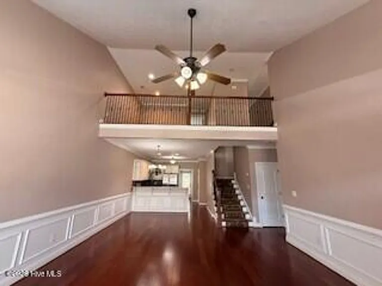 817 Mayo Ln — Photo 9