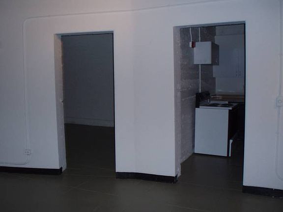 5th image of 906 10th Ave APT 105