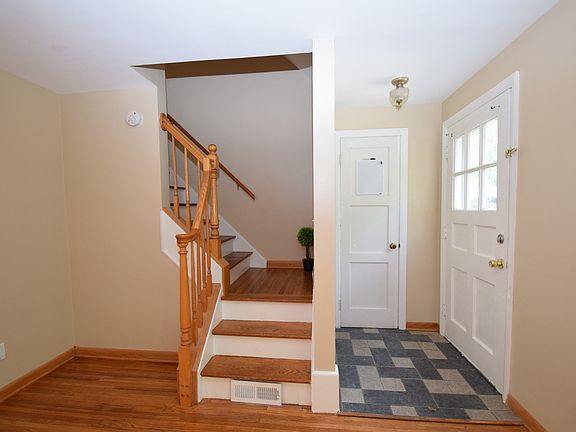 2nd image of 90 Mona Dr