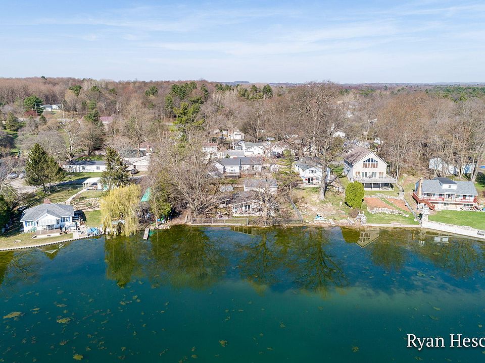 101 Warbler Dr, Sparta, MI 49345 Zillow