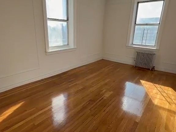 5th image of 1504 Sheridan Ave APT 6P