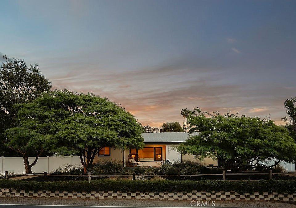 1st image of 12822 Fairhaven Ext