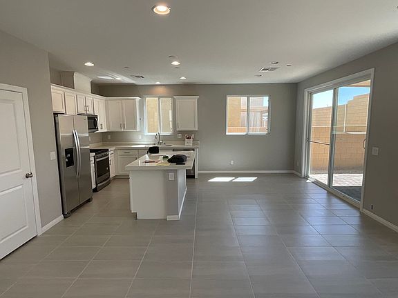 3rd image of 10637 Enridge Ave