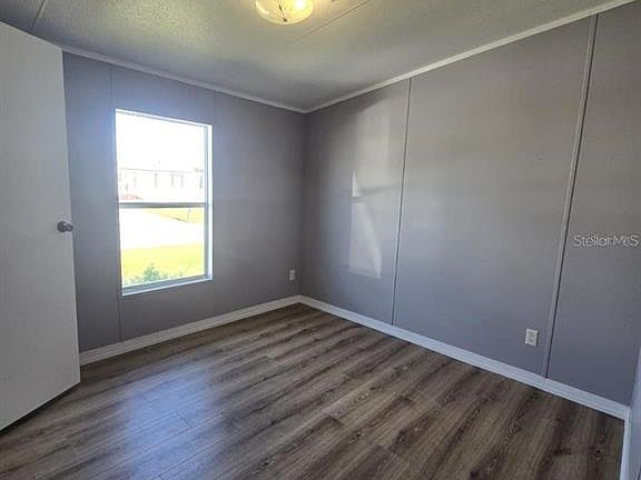 5th image of 617 W Lemon St