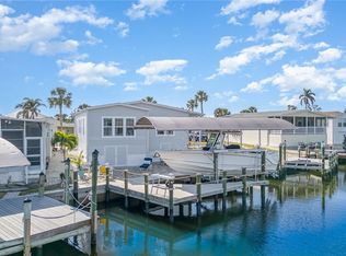 11511 Dogwood Ln, Fort Myers Beach, FL 33931