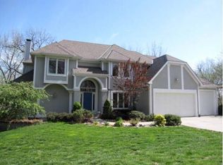 7675 NW Forest Lakes Dr, Parkville, MO 64152