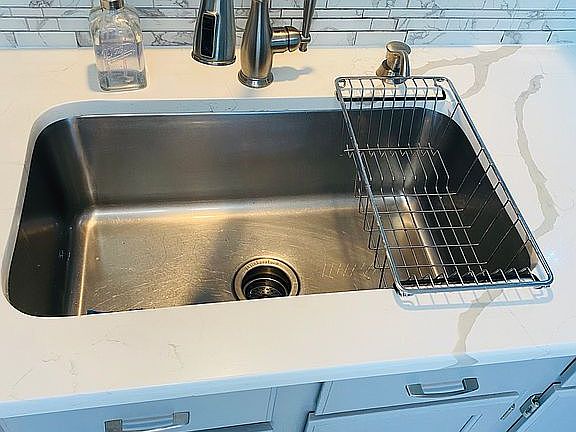 Kitchen, large 30 inch sink!