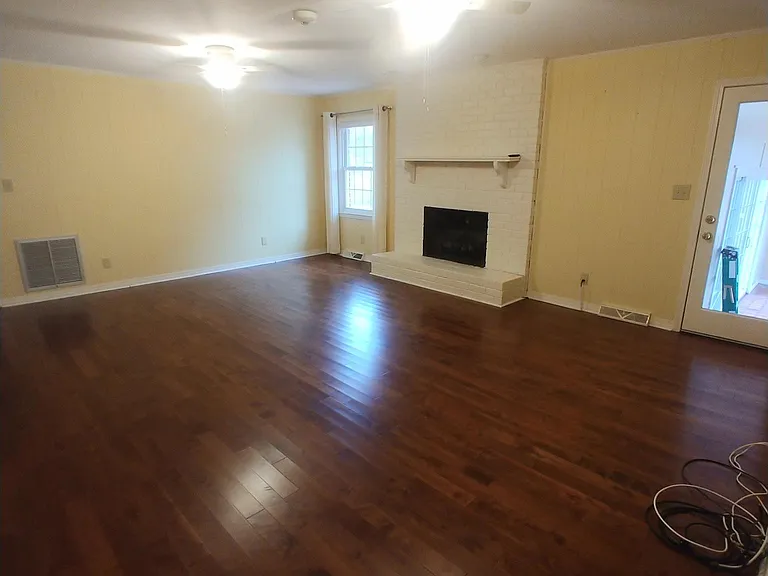 3618 Lipscomb Dr — Photo 3