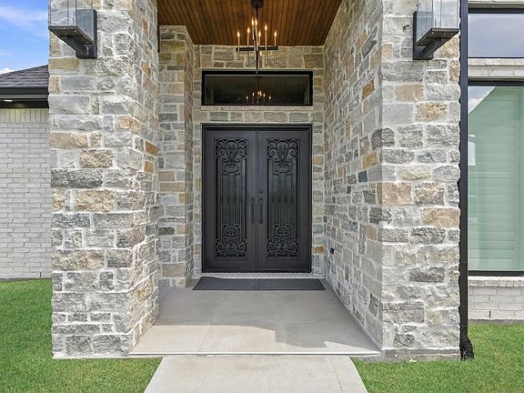 4th image of 533 Harbor Ln